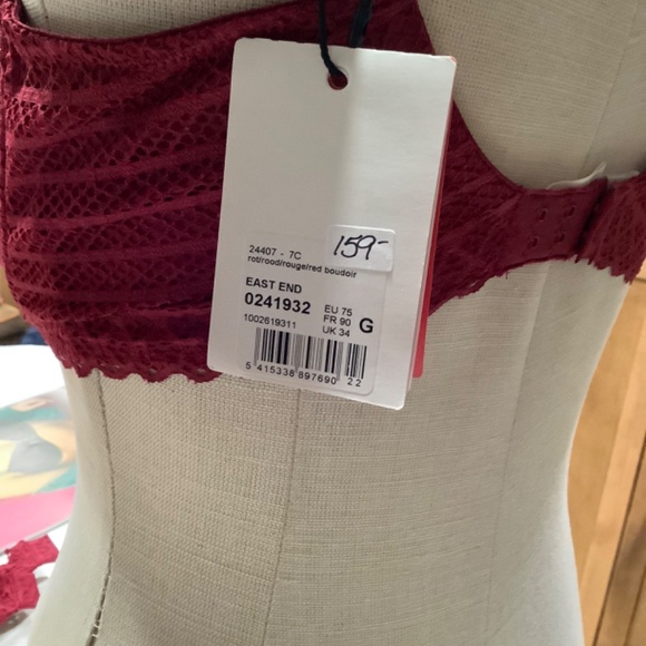 Bras - Picture 2 of 3